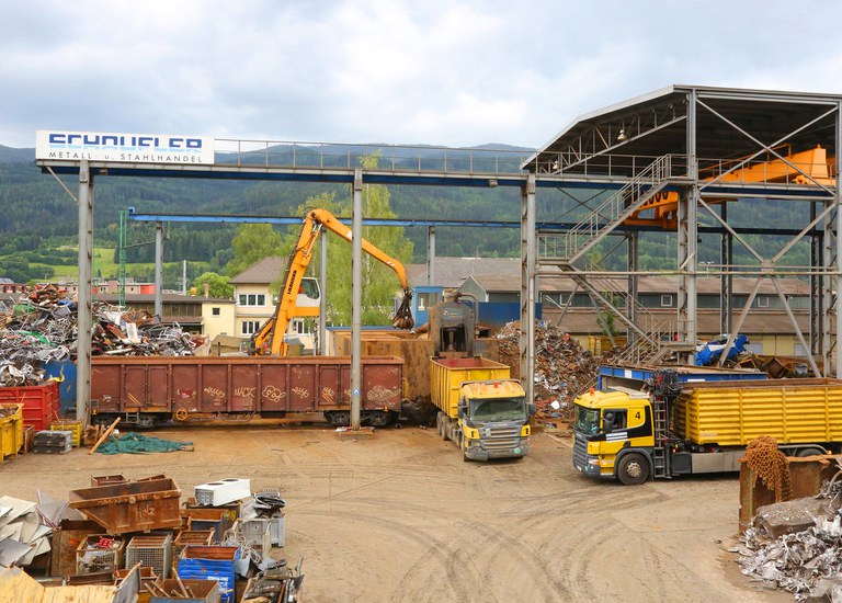 2009 | Am Standort Mitterdorf wird eine neue 1.000-Tonnen-Schrottschere errichtet.